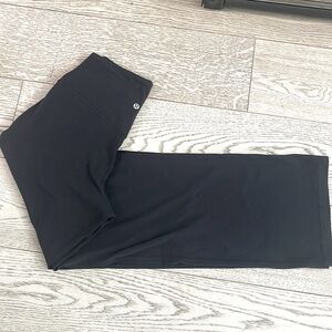 Like new Lululemon wide leg yoga pants size 8